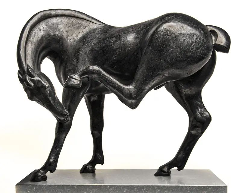 Bronzo, granito nero – 57x60x27 – 2019